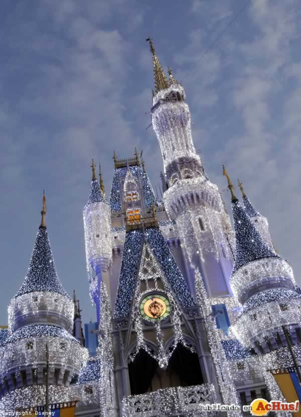 Imagen de Magic Kingdom (Orlando)  El Castillo Cenicienta Navidad